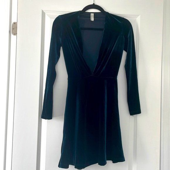 Long sleeve deep V velvet dress - Picture 1 of 2